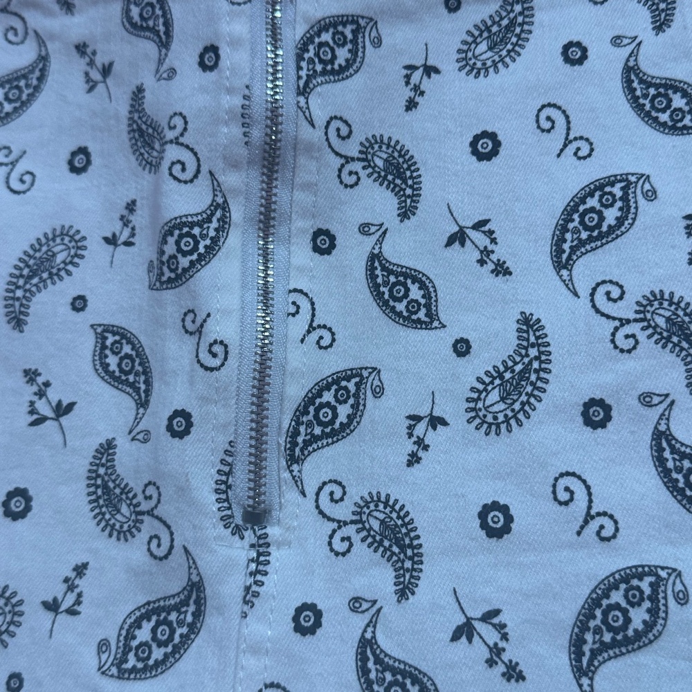 NEW KITTENISH SHORTS - Picture 3 of 5